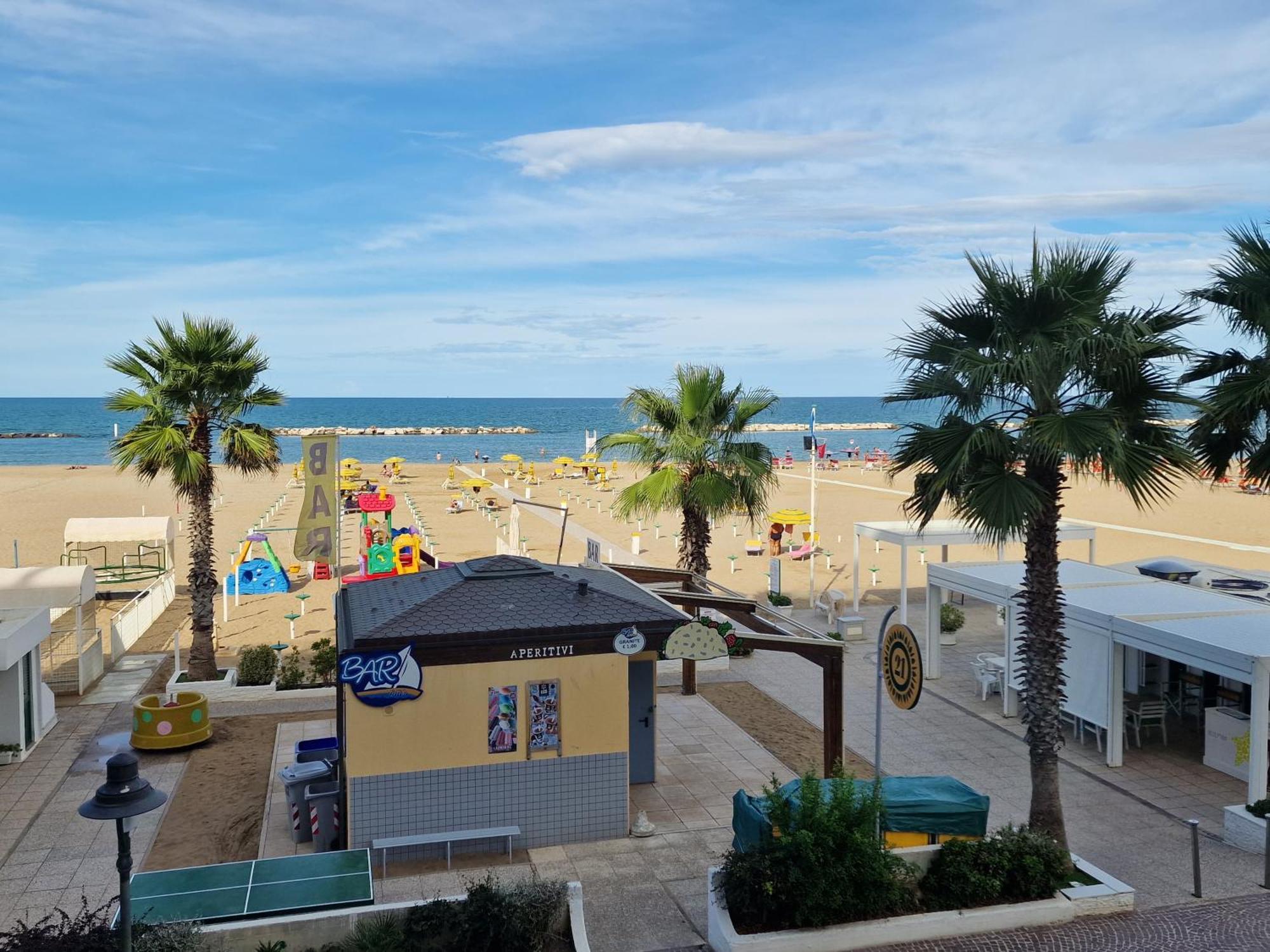 Hotel Napoleon Gabicce Mare Exterior photo